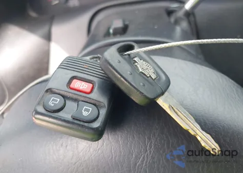 2002 Ford F-150 Lariat from USA, damaged, VIN 1FTRW07322KC24433